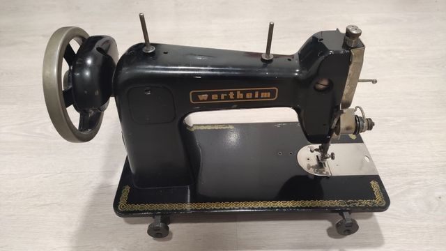 Máquina de coser antigua