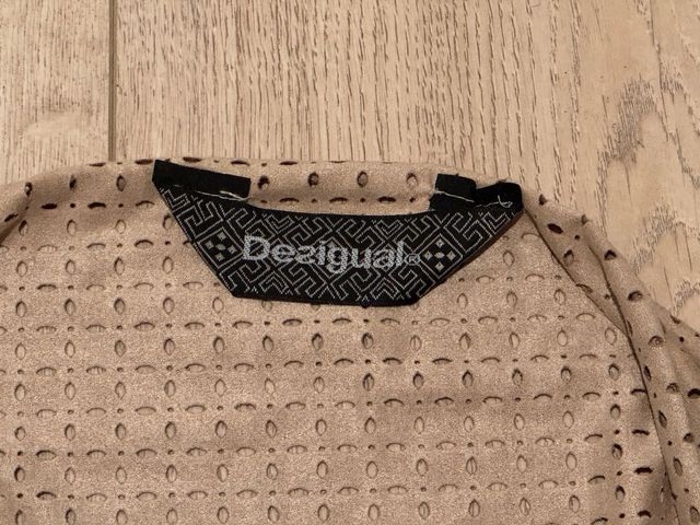 Camisa mujer Desigual en perfecto estado