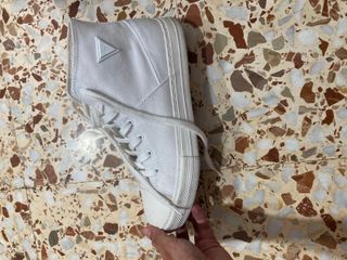 Zapatillas botín blancas Guess