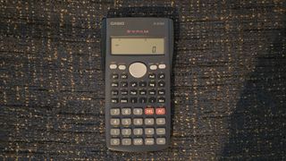Calculadora científica CASIO fx-82 MS