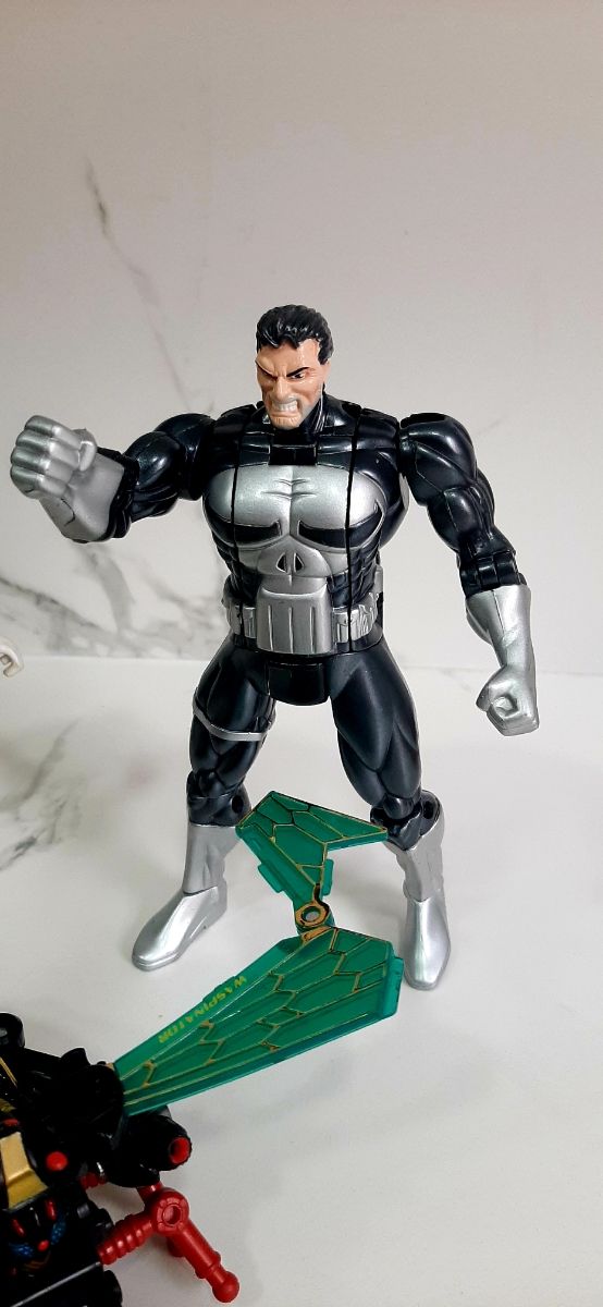 Lote 3figuras: Punisher, Waspinator y Power Ranger