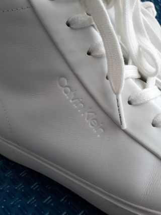 Zapatillas altas piel .Calvin Klein