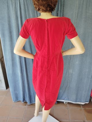 Vestido rojo antiguo de terciopelo 