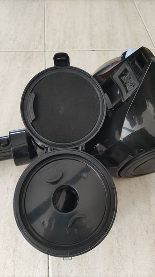 Aspirador sin bolsa 700 W