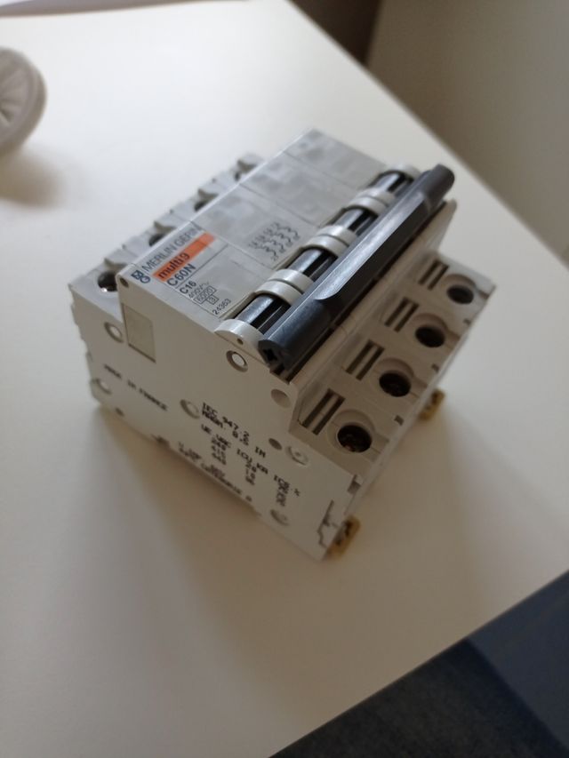 Interruptor automático