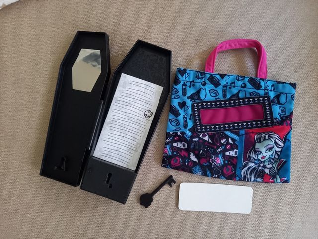 Monster High: caja y bolsito