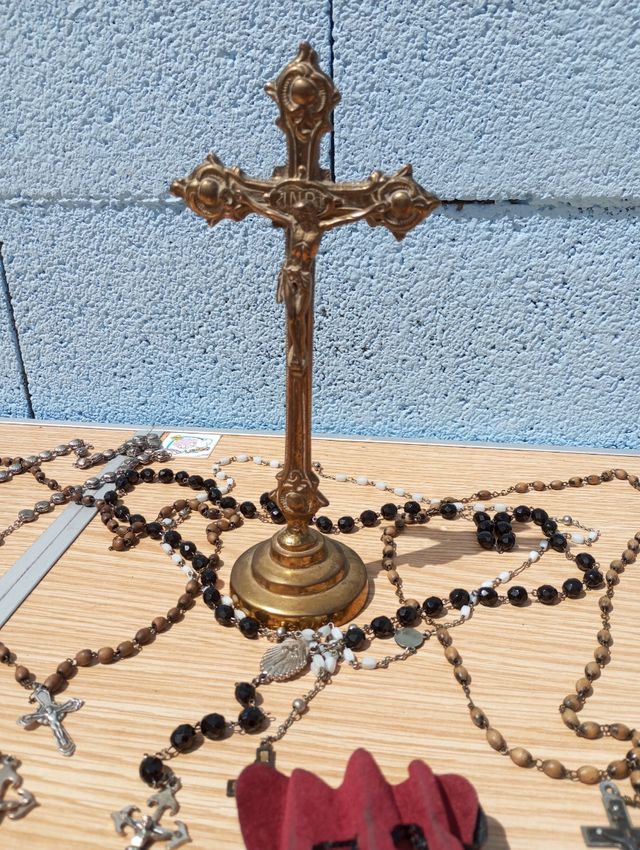 Rosarios y figura antiguo