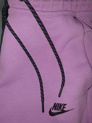 💜 Pantalon Nike Tech Fleece lila Talla Xs
