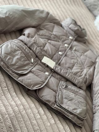 Chaqueta anorak de plumón de Purificación García