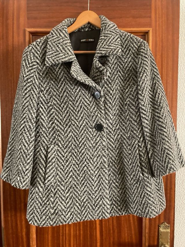 LOTE DE PRENDAS DE ABRIGO DE MUJER