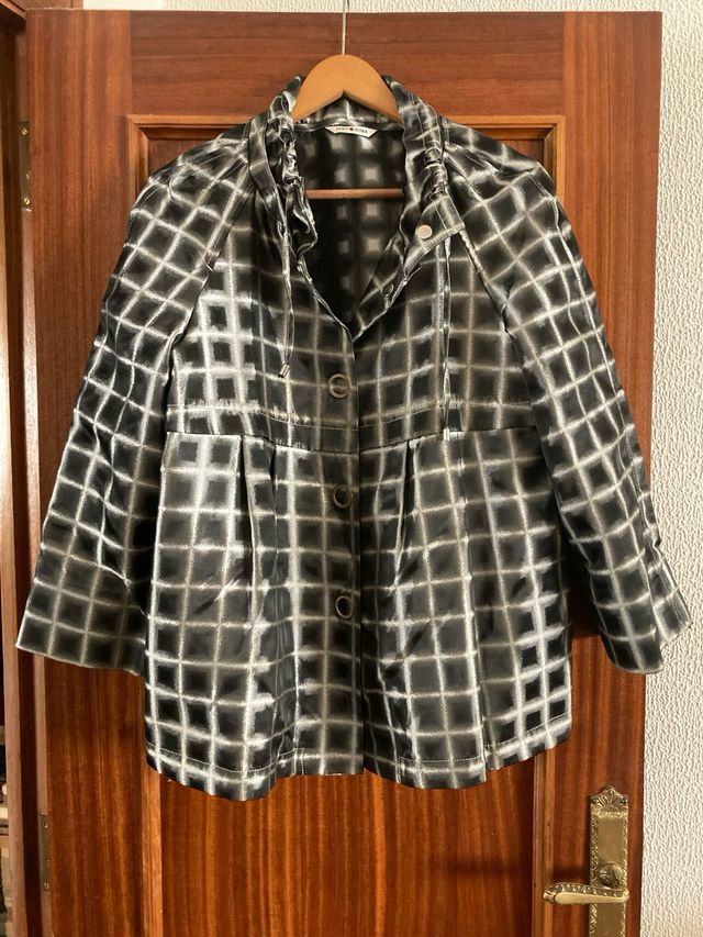 LOTE DE PRENDAS DE ABRIGO DE MUJER