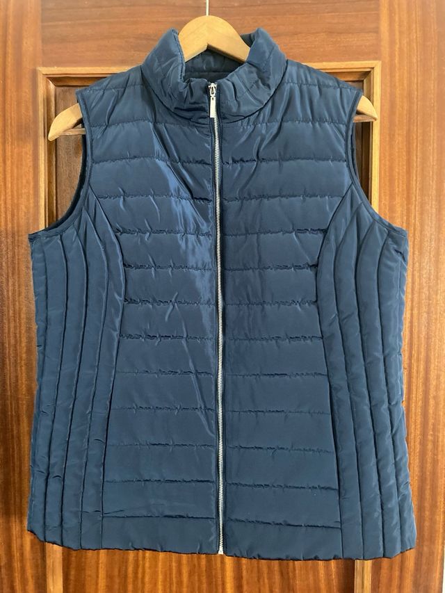 LOTE DE PRENDAS DE ABRIGO DE MUJER