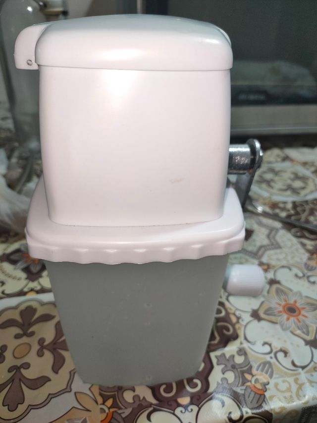 Trita ghiaccio manuale