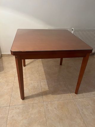 Mesa comer extensible + 4 sillas a juego