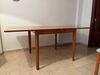 Mesa comer extensible + 4 sillas a juego