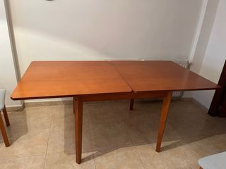 Mesa comer extensible + 4 sillas a juego