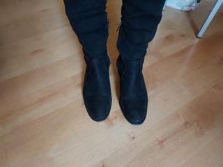 Botas altas de ante negras 