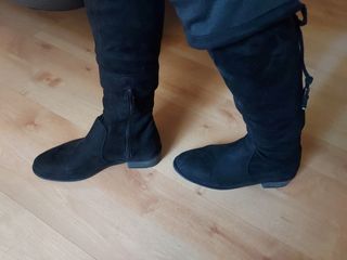 Botas altas de ante negras 