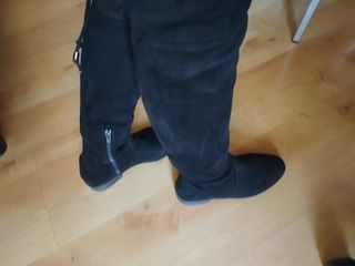 Botas altas de ante negras 
