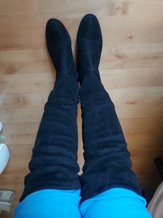Botas altas de ante negras 