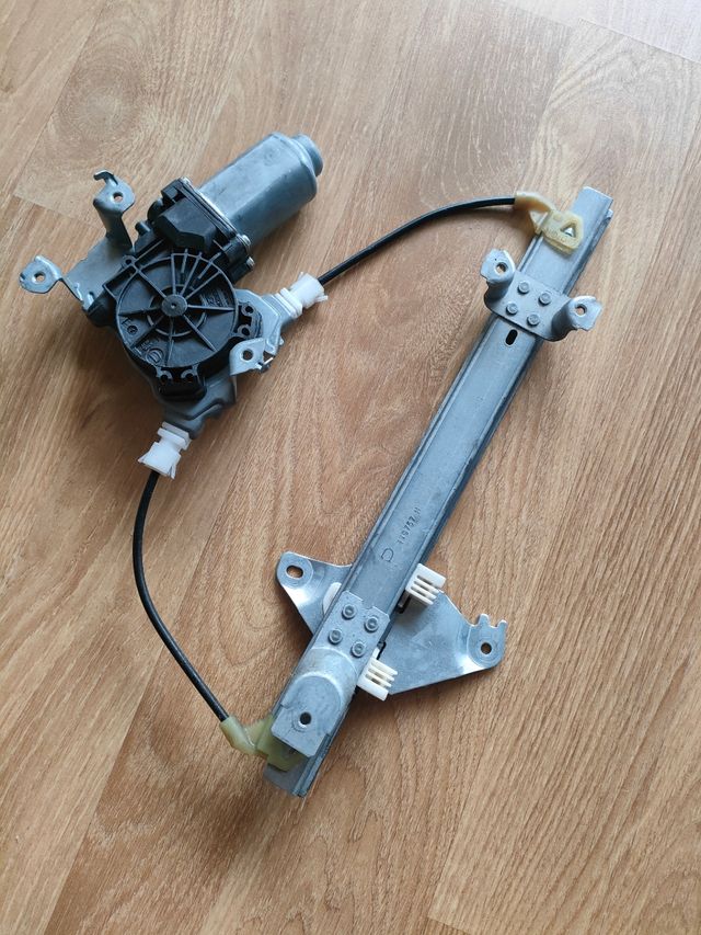 Elevalunas trasero derecho Qashqai j10