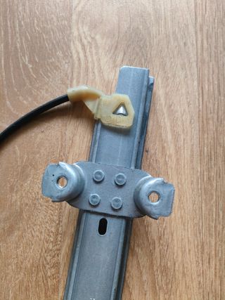 Elevalunas trasero derecho Qashqai j10