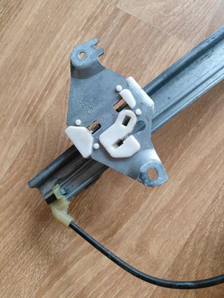 Elevalunas trasero derecho Qashqai j10