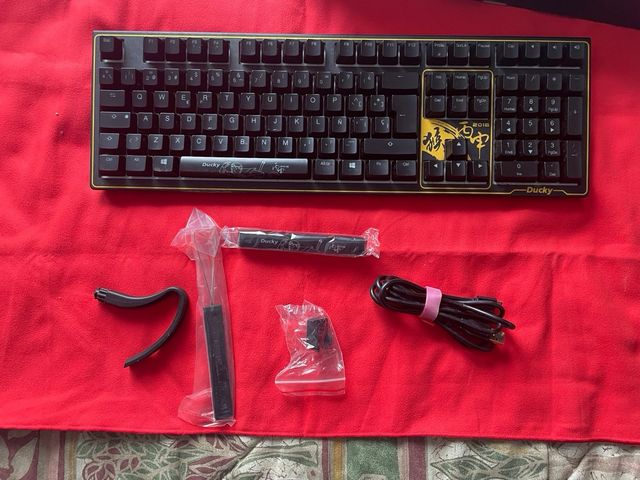 Teclado Mecanico Ducky Edicion Especial