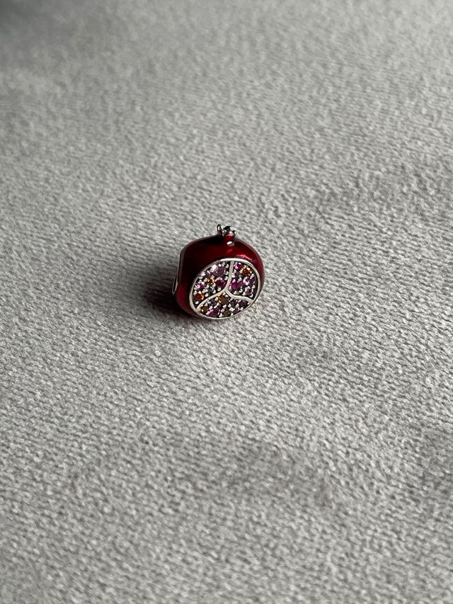 charm granada. Plata. NUEVO