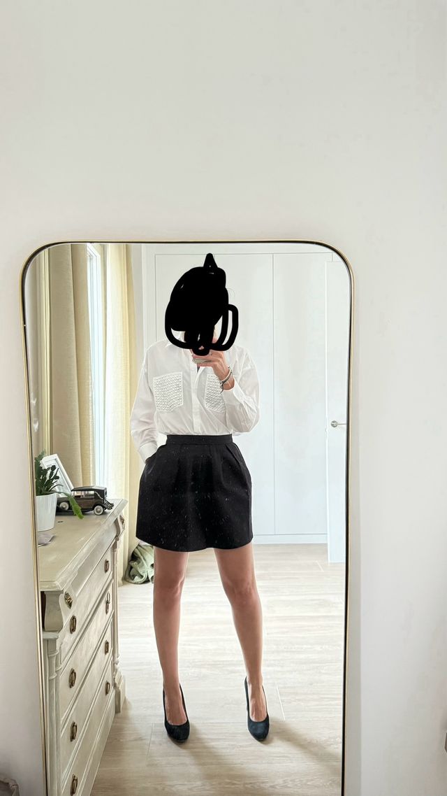 Falda vuelo negra Stradivarius