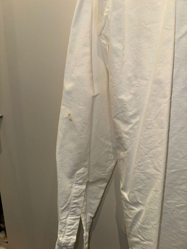 Camisa blanca con bolsillo - talle M