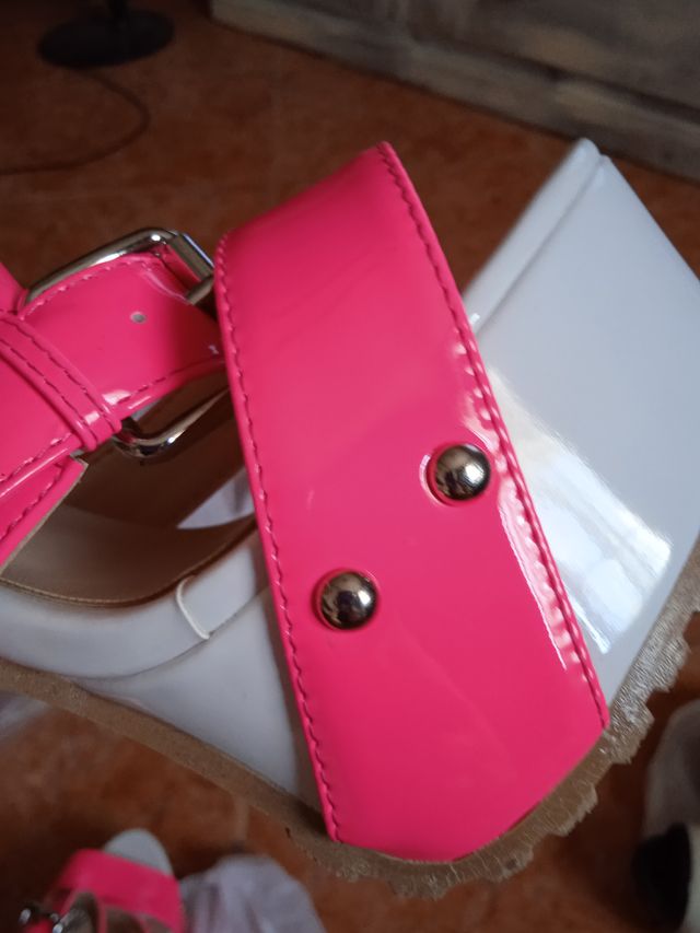 tacones fluo rosa y blanca 