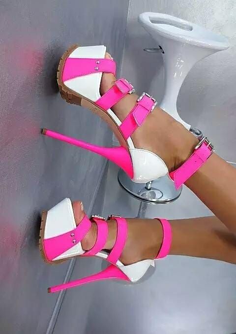 tacones fluo rosa y blanca 