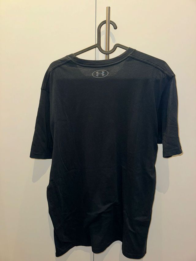 Camiseta Negra deportiva  - Under Armour