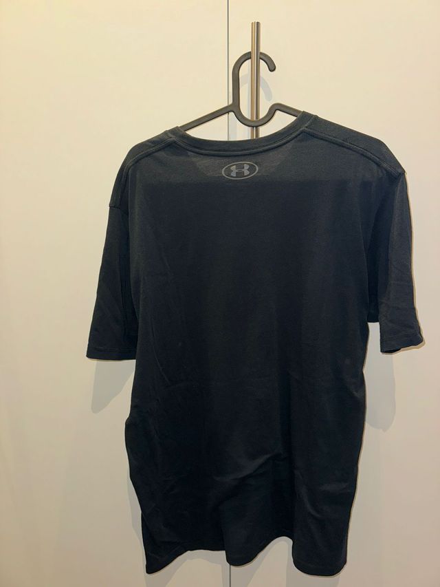 Camiseta Negra deportiva  - Under Armour