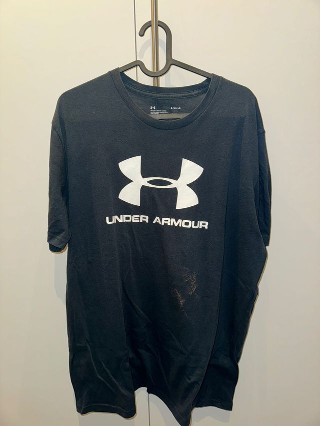 Camiseta Negra deportiva  - Under Armour