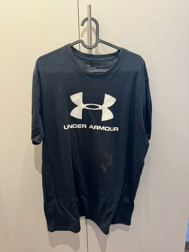 Camiseta Negra deportiva  - Under Armour