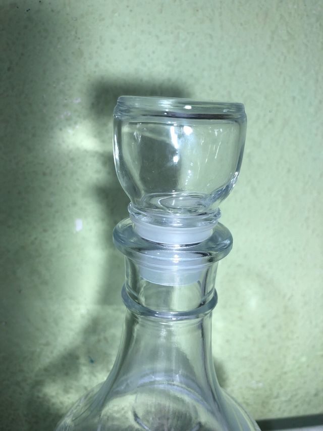 Botella tallada licorera vintage