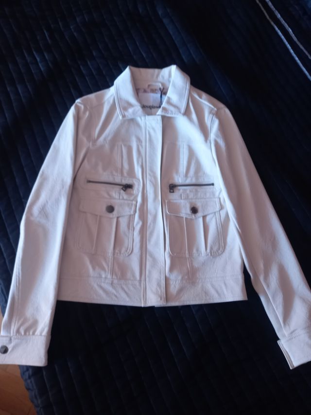 Cazadora desigual marca xs a estrenar