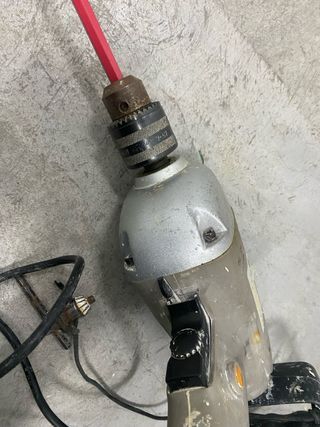 TALADRO con velocidad regulable