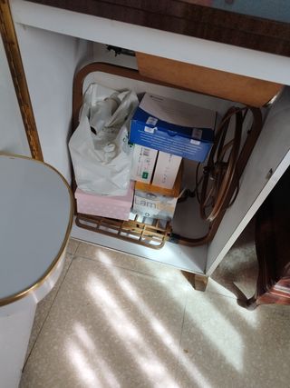 Máquina de coser con mueble