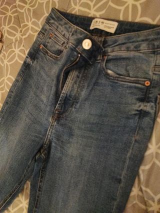 Pantalón vaquero campana