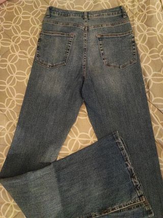 Pantalón vaquero campana