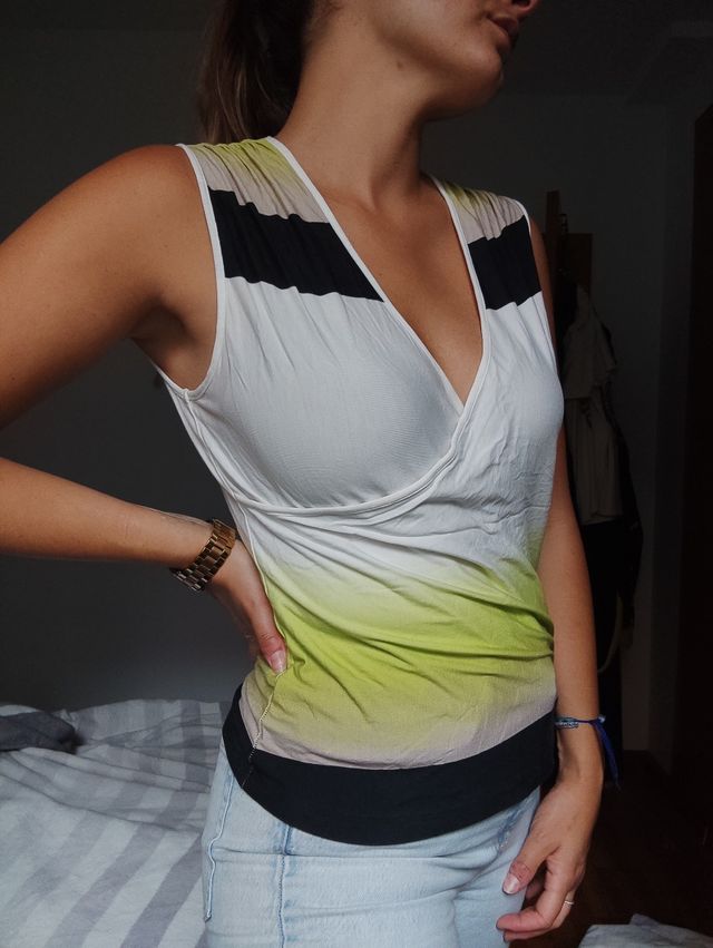 Camiseta sin manga síntesis nueva