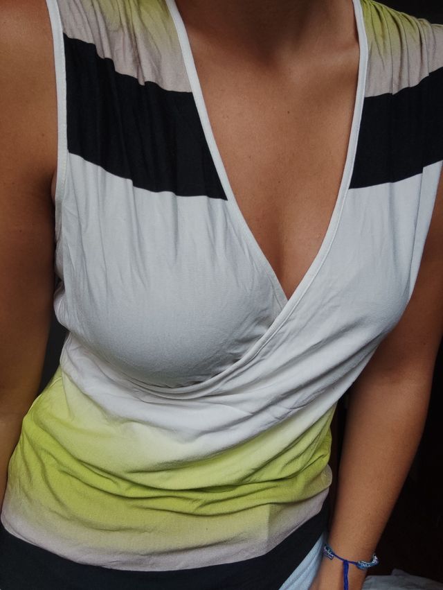 Camiseta sin manga síntesis nueva