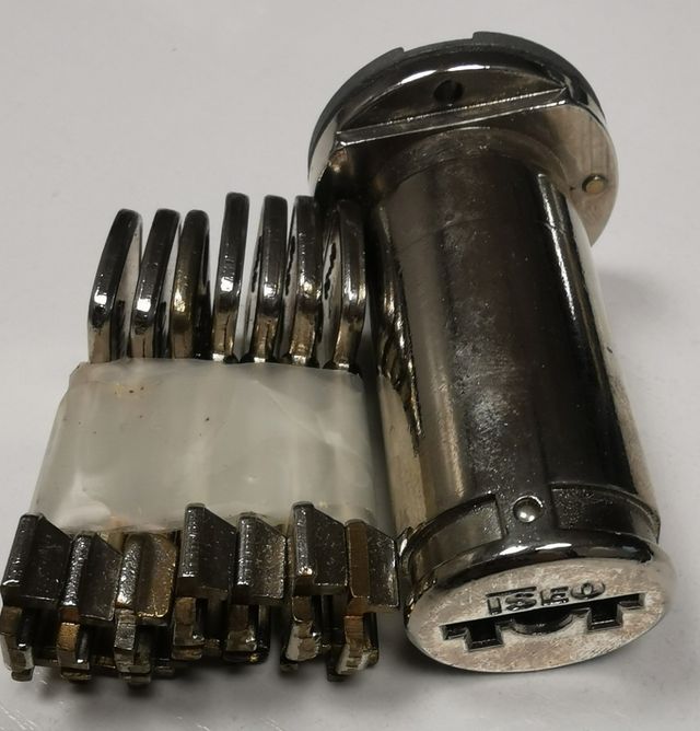 BOMBILLO seguridad ISEO POMPA 990011