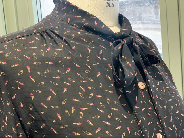 Camisa vintage negra estampada