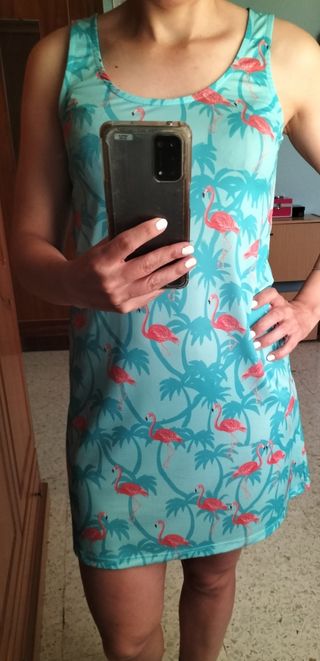 Vestido de flamencos de CLP.