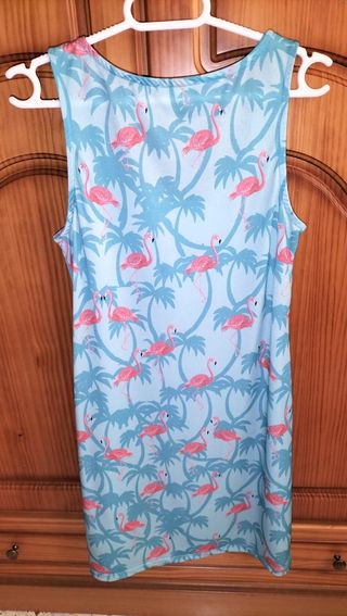Vestido de flamencos de CLP.