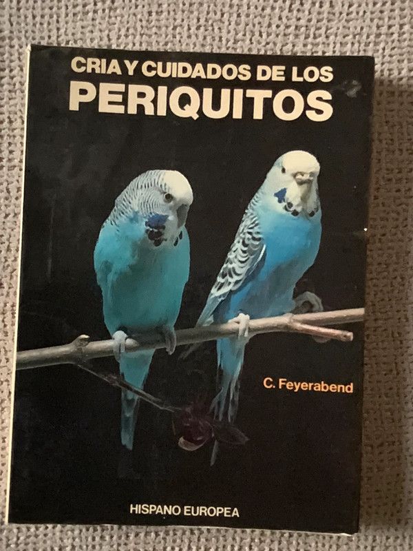2 LIBROS DE CRIA Y CUIDADO DE PERIQUITOS